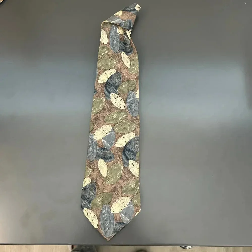 Gitman Bros Saks 5th Avenue 100% Silk Tie‎ Handmade in USA Necktie
